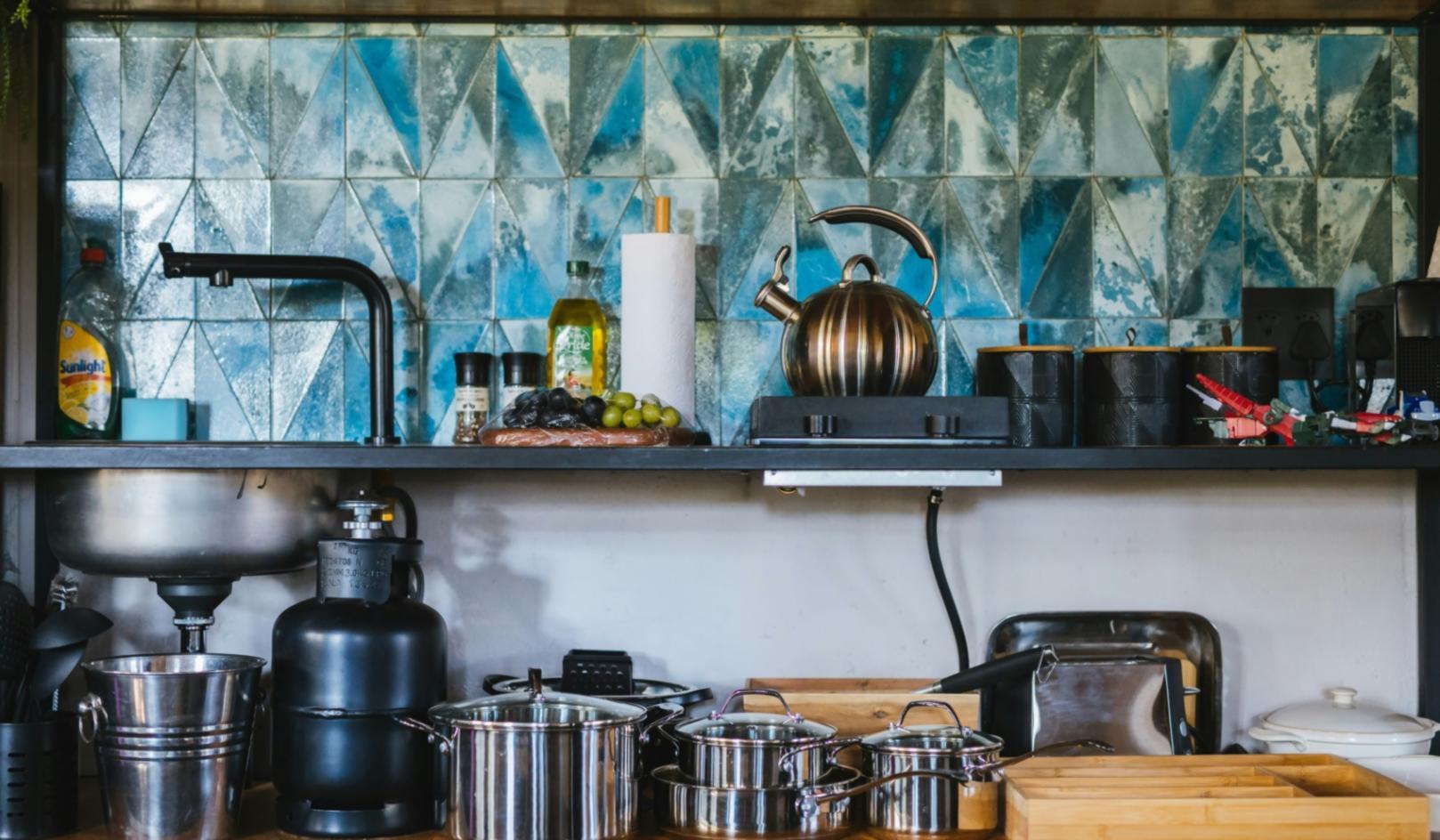 Students sharing meal prep experiences in discussion forum